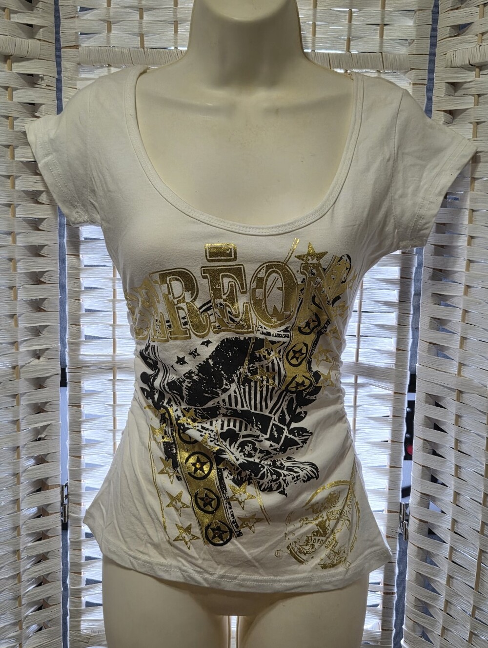 Dereon White Scoop Neck Tee with Metallic Gold & Black Graphic